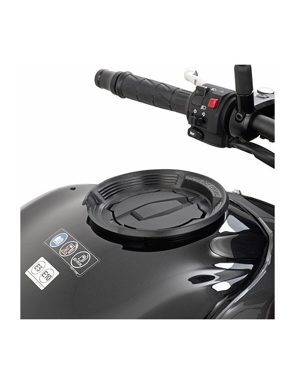 GIVI BF28 Flansch Tankschloss Tanksäcke/Tanklockade Kawasaki Z 650 - 1 GIVI BF28 Flansch Tankschloss Tanksäcke/Tanklockade Kawasaki Z 650 - 1
