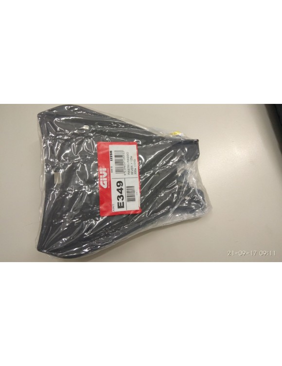Kit piastra portapacchi attacco GIVI e349 per Piaggio Beverly 125ie-300ie-350 - 2
