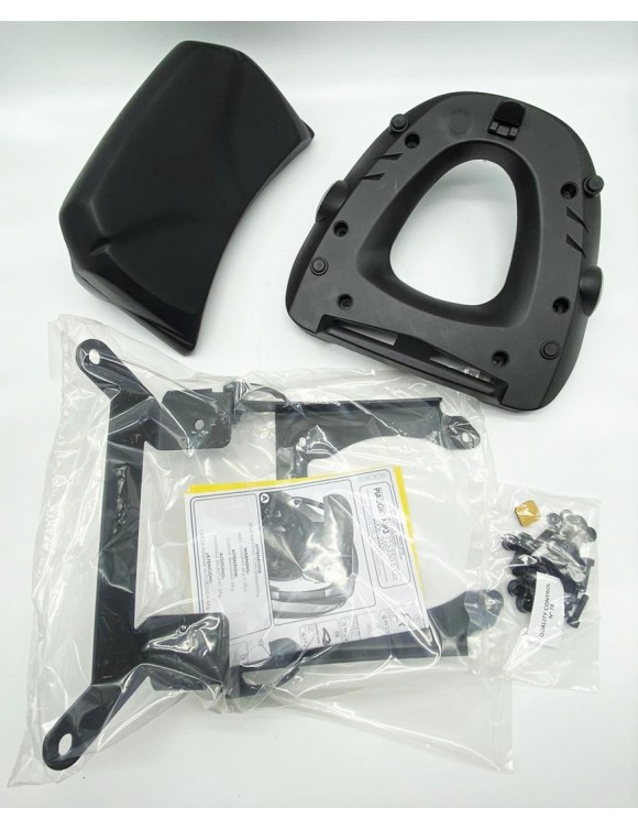 Kit attacco posteriore GIVI sr134m specifico per bauletto Monolock® Piaggio MP3 - 2 Kit attacco posteriore GIVI sr134m specifico per bauletto Monolock® Piaggio MP3 - 2