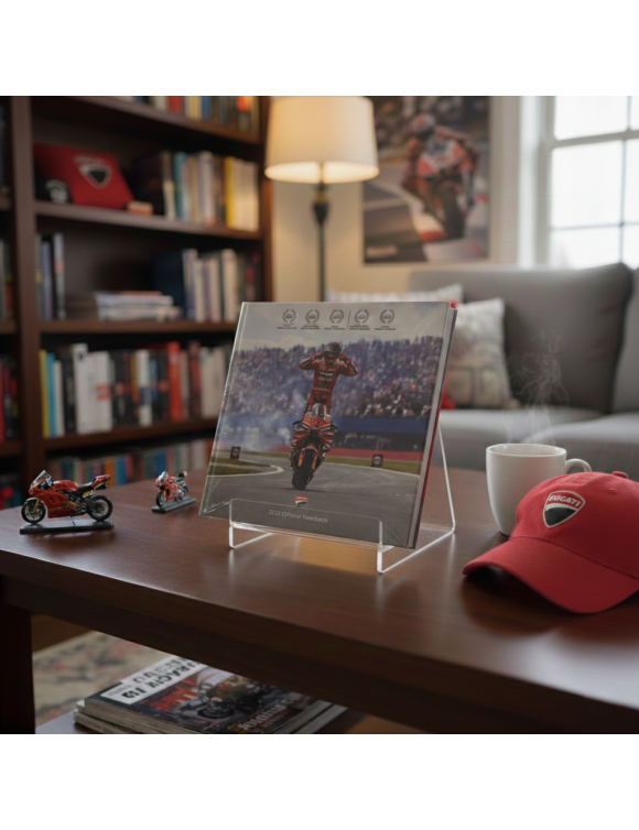 Livre Officiel Yearbook Ducati Corse 2025 - 1